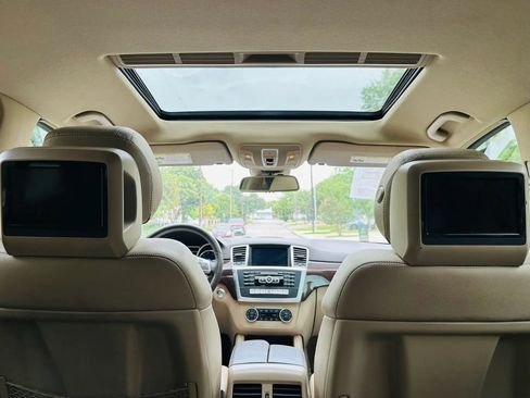 Used 2016 Mercedes-Benz GL 450 4MATIC image 27