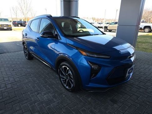 Used 2023 Chevrolet Bolt EUV Premier FWD image 5