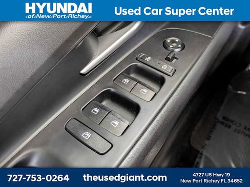 Used 2023 Hyundai Elantra SEL image 23