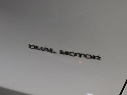 Used 2023 Tesla Model Y Long Range AWD/4WD image 48