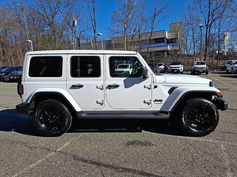 Certified 2021 Jeep Wrangler Unlimited Sahara AWD/4WD image 8