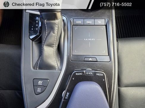 Used 2021 Lexus UX 250h w/ Premium Package image 38