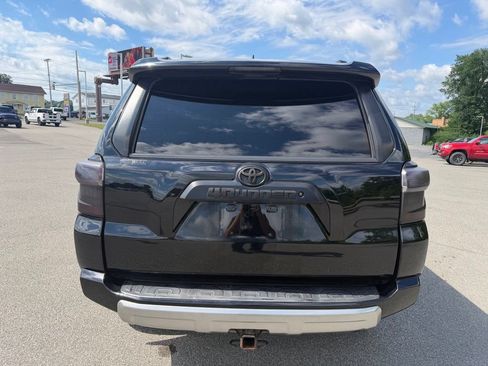Used 2019 Toyota 4Runner TRD Off-Road Premium AWD/4WD image 4