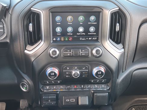 Used 2023 GMC Sierra 2500 AT4 w/ AT4 Premium Plus Package AWD/4WD image 18