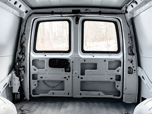 Certified 2022 Chevrolet Express 2500 Extended w/ Driver Convenience Package image 27