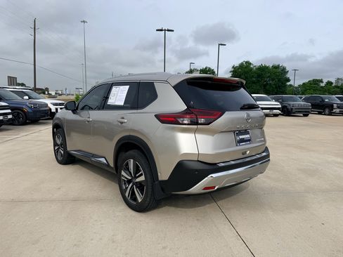 Used 2023 Nissan Rogue Platinum FWD image 8
