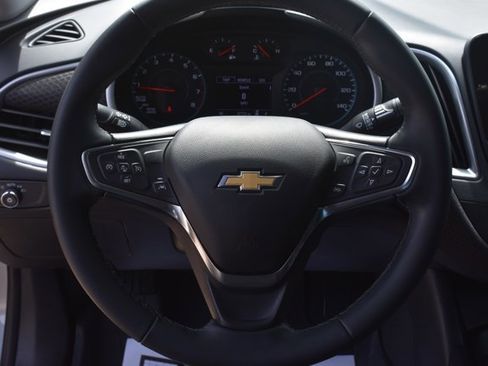 Used 2025 Chevrolet Malibu RS FWD image 18