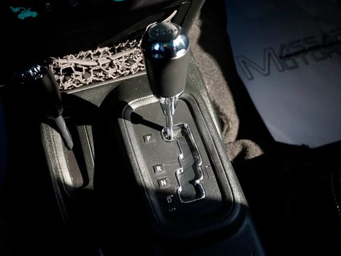 Used 2018 Jeep Wrangler Sport AWD/4WD image 40