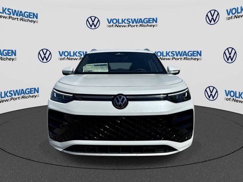 Used 2026 Volkswagen Tiguan SEL R-Line AWD/4WD image 9