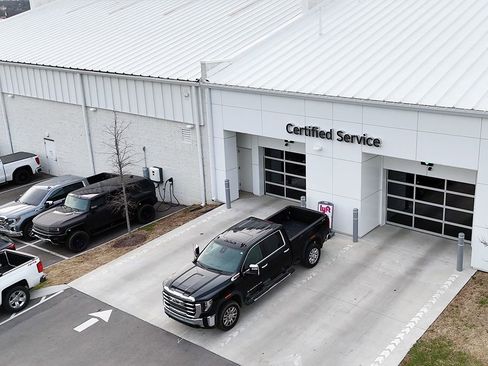 Used 2022 Cadillac XT5 Premium Luxury w/ LPO, Floor Liner Package image 8