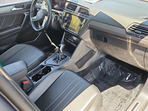 Used 2024 Volkswagen Tiguan SE R-Line FWD image 28