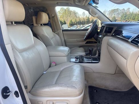 Used 2013 Lexus LX 570 4WD image 9