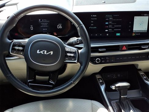 Certified 2025 Kia Sorento S image 13