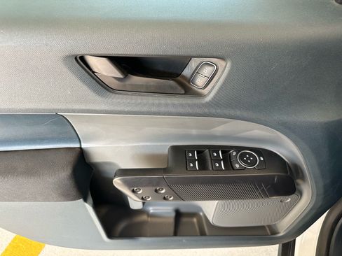 Certified 2025 Ford Maverick XL FWD image 16