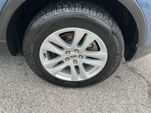 Used 2018 Ford Explorer XLT w/ Equipment Group 201A AWD/4WD image 41
