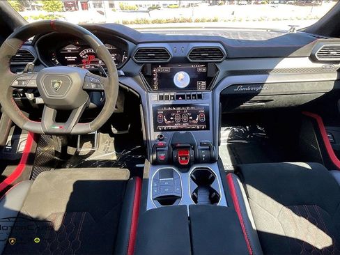 Used 2024 Lamborghini Urus Performante image 15