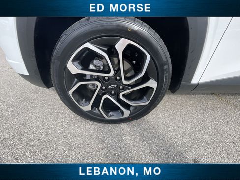 Certified 2024 Chevrolet Trax RS w/ Driver Confidence Package image 31