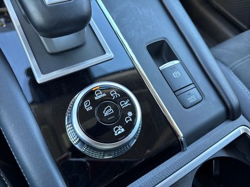 Used 2022 Mitsubishi Outlander SE image 48