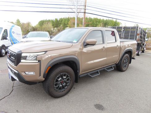 Used 2023 Nissan Frontier PRO-4X w/ Pro-4X Premium Package image 8