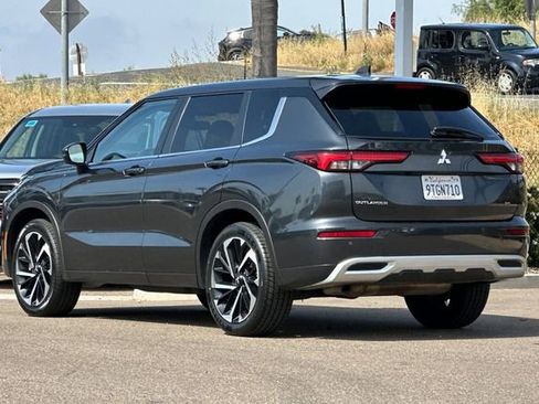Used 2024 Mitsubishi Outlander SE image 8