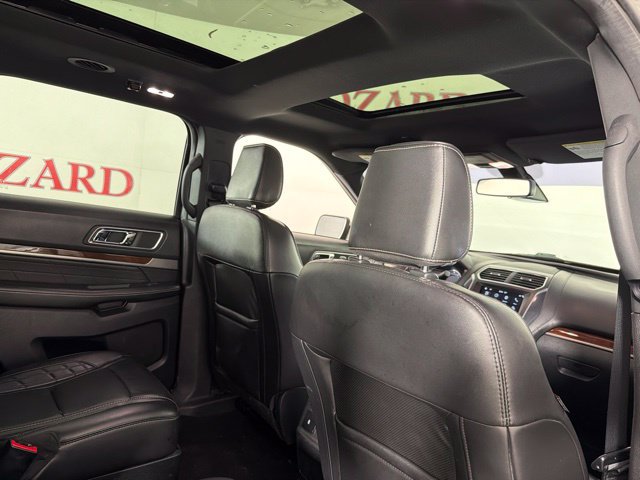 Used 2018 Ford Explorer Platinum AWD/4WD image 40