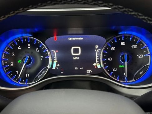 New 2026 Chrysler Pacifica Select image 14