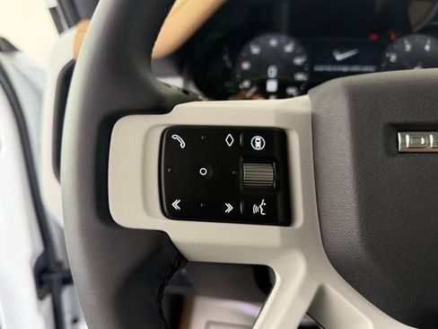 Used 2025 Land Rover Defender 110 S image 35
