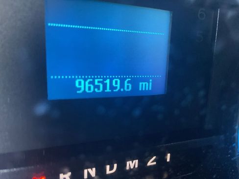 Used 2015 Ford F150 XLT image 4