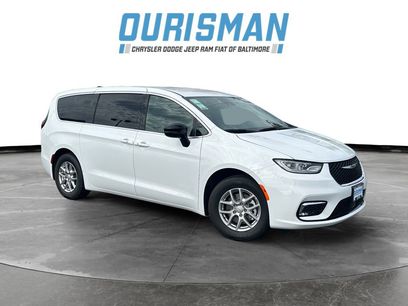 New 2026 Chrysler Pacifica Select