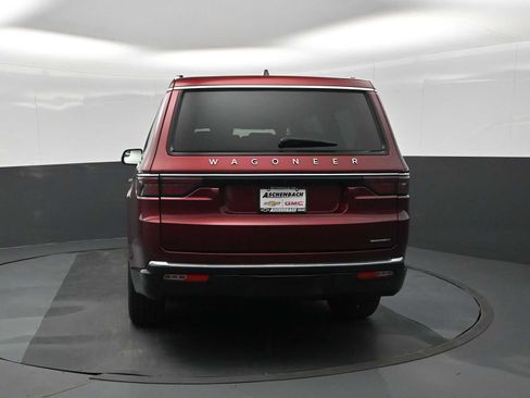 Used 2024 Jeep Wagoneer Series II w/ Flexible Seating Group AWD/4WD image 8