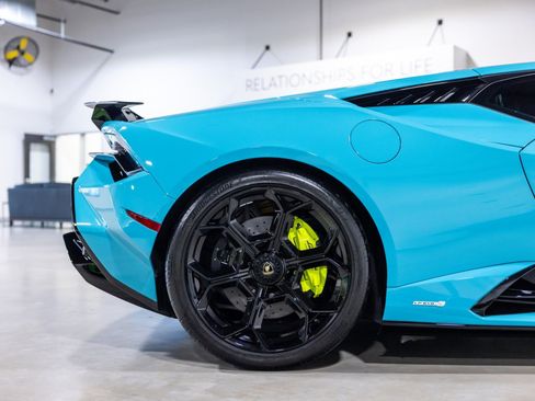Used 2024 Lamborghini Huracan Tecnica RWD image 25