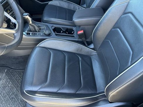 Used 2022 Volkswagen Tiguan SEL R-Line image 12