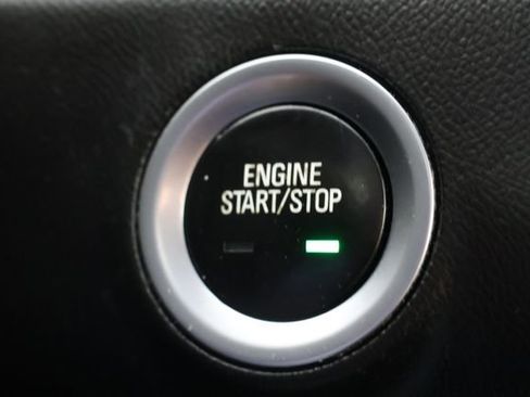 Used 2021 GMC Terrain SLE w/ Driver Convenience Package image 17