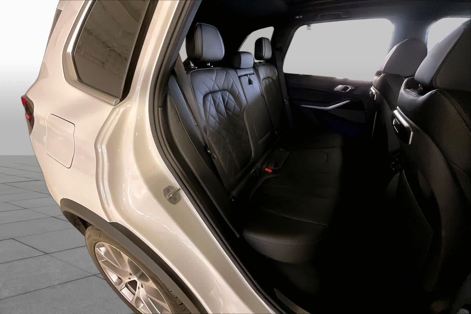 Used 2026 BMW X5 xDrive40i AWD/4WD image 18