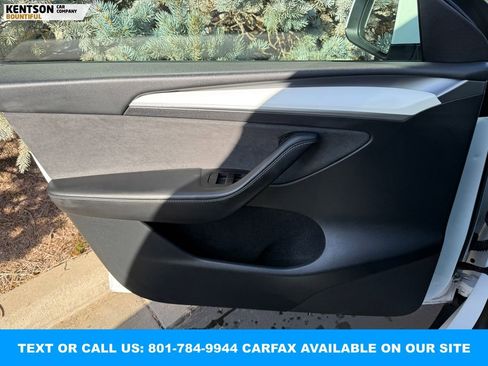 Used 2023 Tesla Model Y Performance image 16