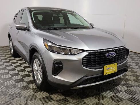Certified 2023 Ford Escape Active w/ Tech Pack #2 AWD/4WD image 4