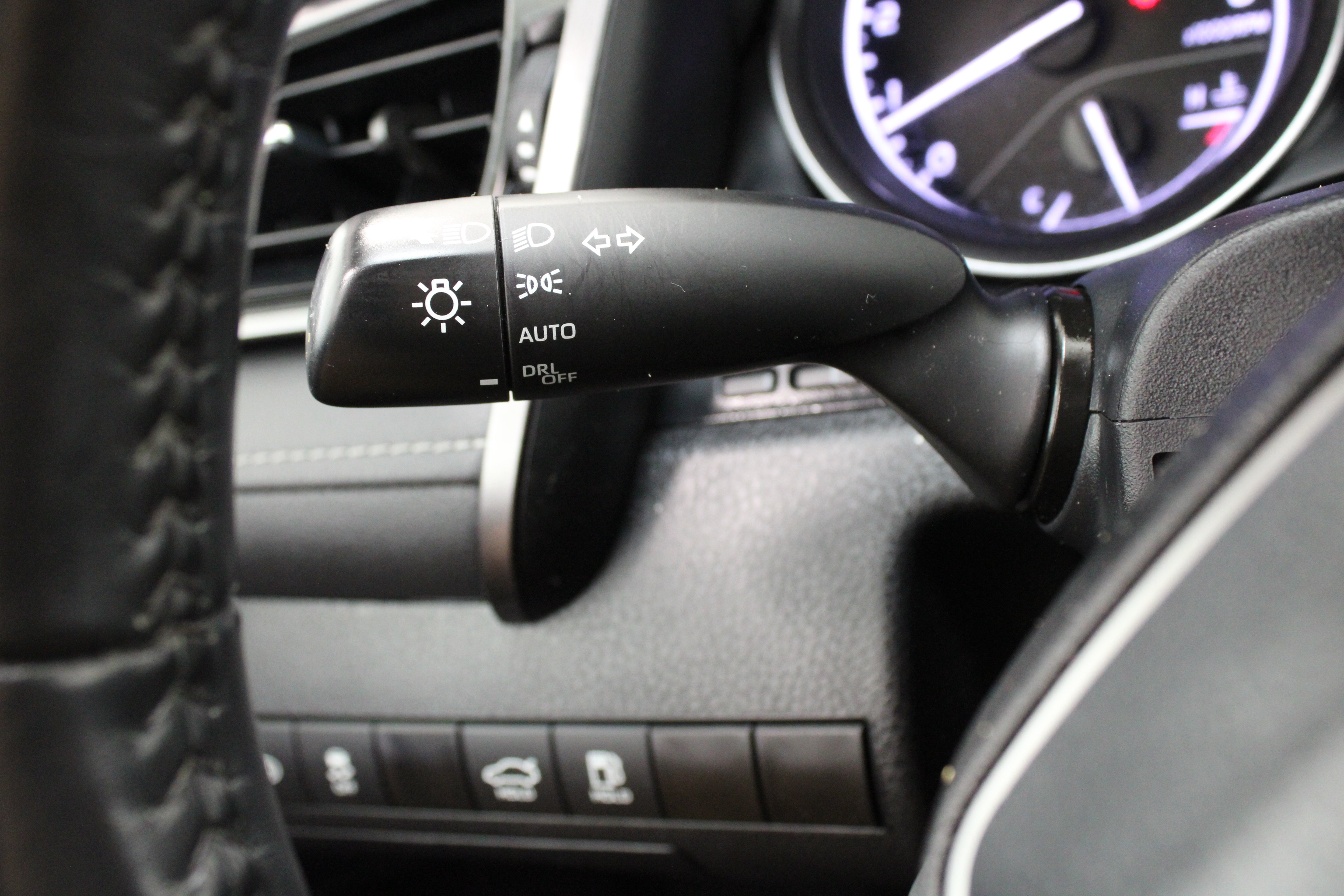 Used 2023 Toyota Camry SE FWD image 23