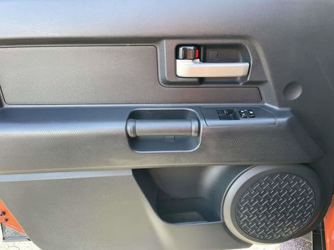 Used 2013 Toyota FJ Cruiser 2WD image 13