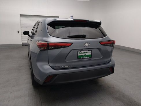 Used 2020 Toyota Highlander LE FWD image 6