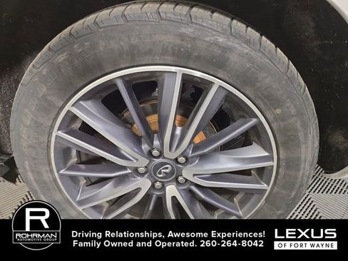 Used 2017 INFINITI QX60 Luxe w/ Deluxe Technology Package AWD/4WD image 12