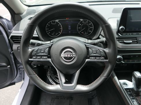 Used 2024 Nissan Altima 2.5 SR FWD image 17
