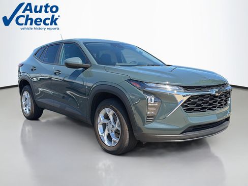 Used 2025 Chevrolet Trax LS w/ LS Convenience Package FWD image 1