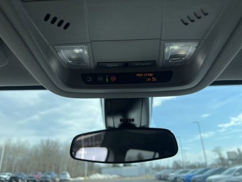 Used 2023 GMC Acadia SLE w/ Driver Convenience Package image 18