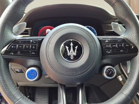 Used 2024 Maserati Grecale Trofeo AWD/4WD image 11