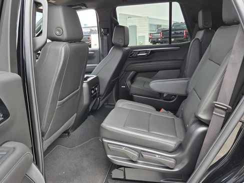 Used 2026 Chevrolet Tahoe LT w/ Comfort Package RWD image 12