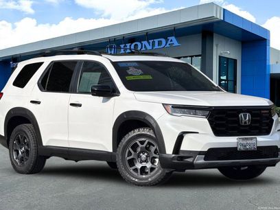 Certified 2025 Honda Pilot TrailSport