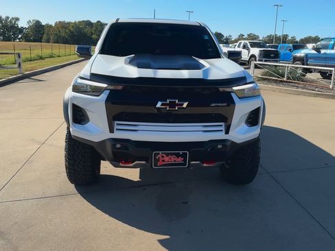 Used 2024 Chevrolet Colorado ZR2 w/ Technology Package image 2