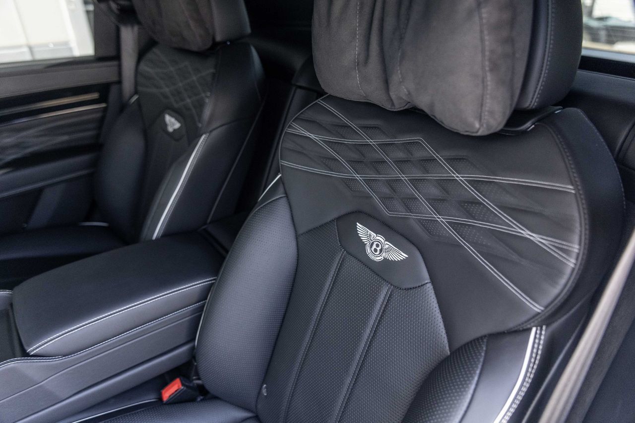 Certified 2023 Bentley Bentayga Extended Wheelbase AWD/4WD image 50