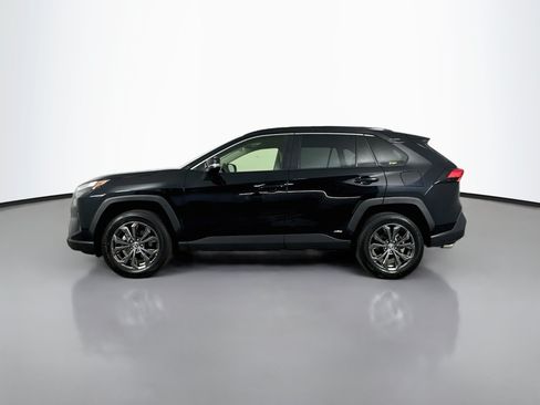 Certified 2022 Toyota RAV4 XLE Premium AWD/4WD image 4