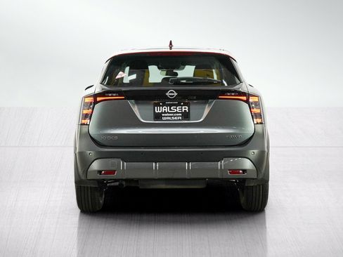 Used 2025 Nissan Kicks SV AWD/4WD image 4